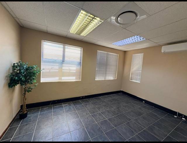 840M² OFFICE TO LET IN NOORDWYK